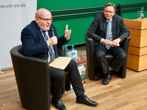 Daniel Herman, tschechischer Kulturminister a.D., und Matthias Riedl, Professor an der Central European University   