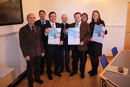 Welche Berufe üben Informatikerinnen und Informatiker aus? Wie funktioniert ein duales Studium? Wie „medizinisch“ ist das Studium der Medizintechnik? Wer sich für ein Studium interessiert, ist mit zahlreichen Fragen wie diesen konfrontiert. Antworte