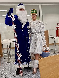 Ded Moroz mit Enkelin Snegurotschka