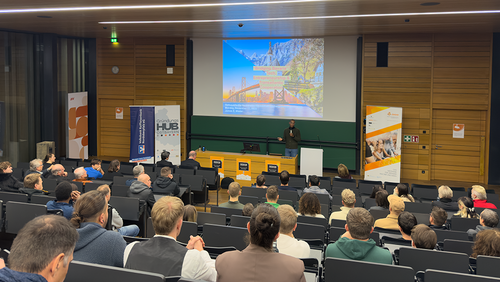 James E. Mister sprach in seiner Keynote über seine Erfahrungen aus dem Silicon Valley und KI