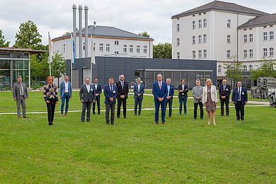 Gruppenfoto am Campus