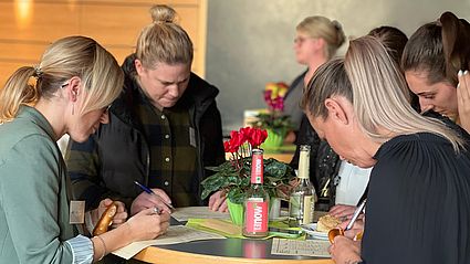 Die Besucherinnen und Besucher sammelten engagiert Ideen für mehr Gesundheitsförderung in der Region