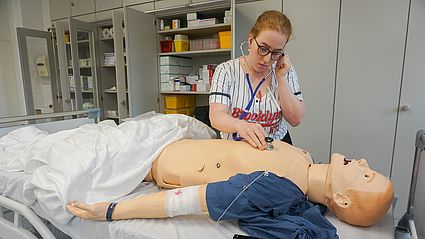 Beim Abhören müssen die Studierenden Unregelmäßigkeiten erkennen und interpretieren