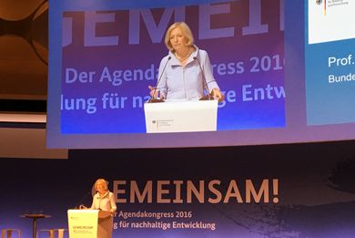 Bundesbildungsministerin Prof. Dr. Johanna Wanka beim Agendakongress in Berlin.