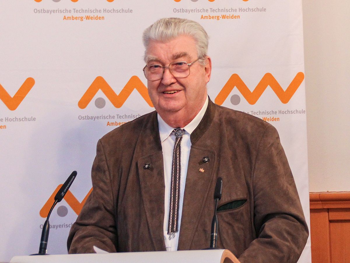 Trauer um Gründungspräsident Prof. Dr. August W. Behr