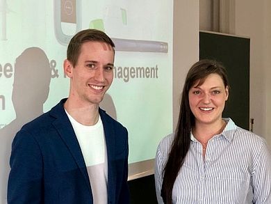 Die Alumni Dominik Reiman und Isabella Jentsch berichteten von ihrem Einstieg ins Berufsleben.