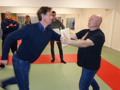 Schlagtraining mit Klaus Inderst von der Kampfkunstschule Amberg  (rechts im Bild)  
