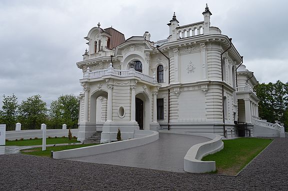 Das Herrenhaus der Familie Aseev