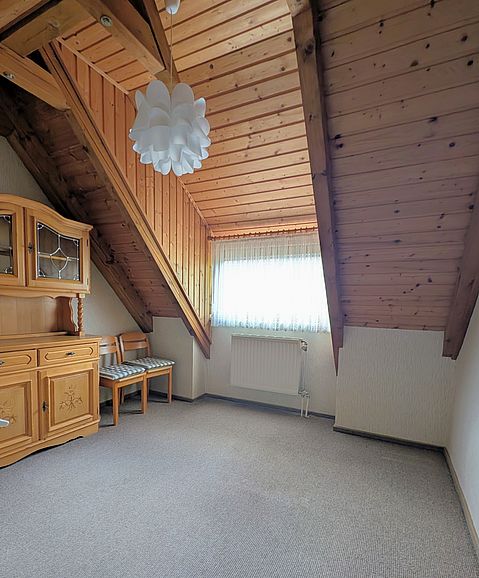 2. Zimmer Büro