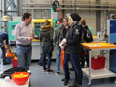 Einblicke in ein Kunststofftechnik-Labor