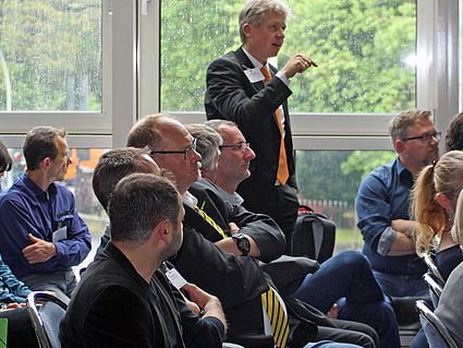 Prof. Dr. Clemens Bulitta (stehend) beim Wümek-Kongress 2017