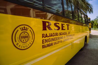 Bus der Rajagiri School of Engineering & Technology