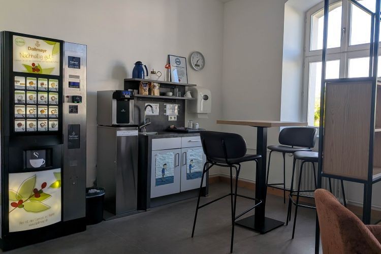 EMI Lounge