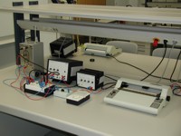 Atomphysik: Franck-Hertz-Versuch Atomphysik: Franck-Hertz-Versuch