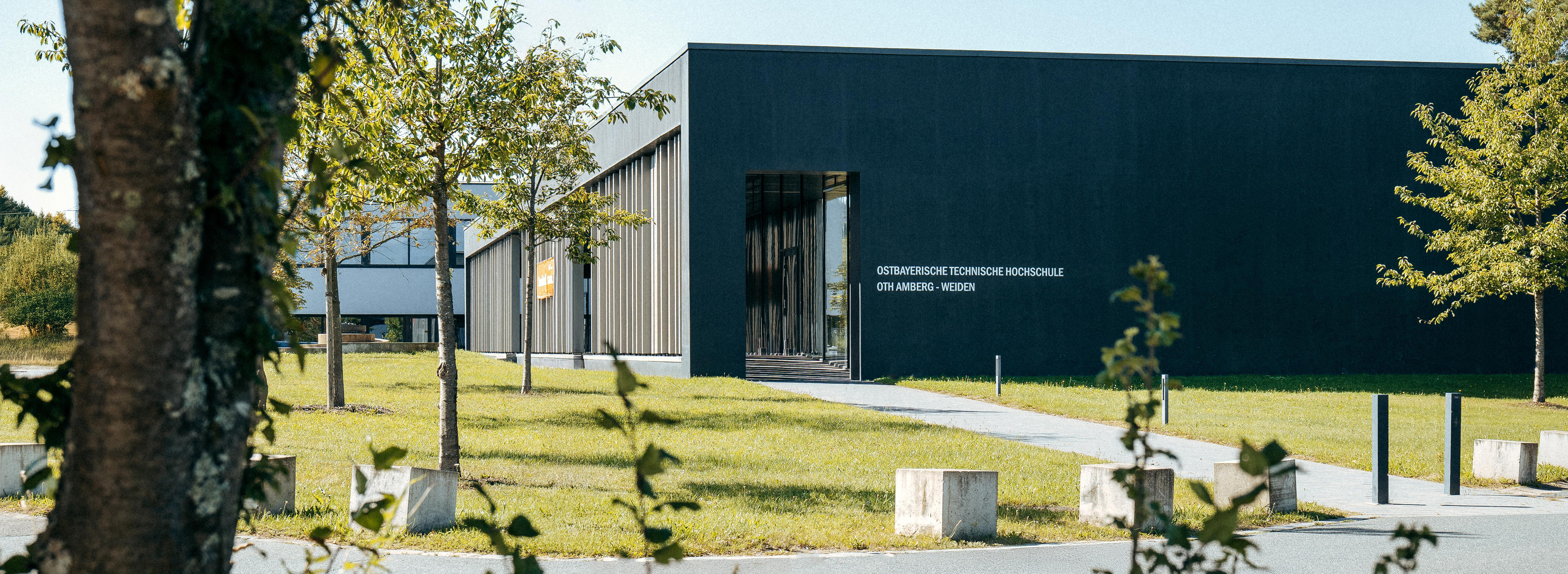 Hörsaalgebäude auf dem Campus Weiden